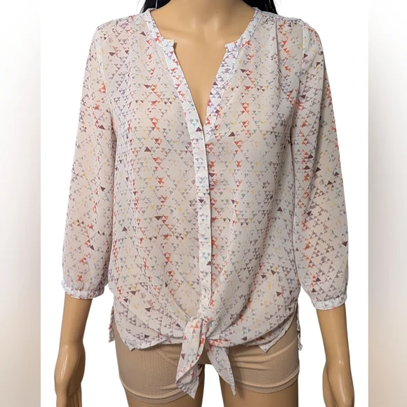 Maurices Women's Blouse Size Small White with Colorful Triangle Pattern - Picture 1 of 14